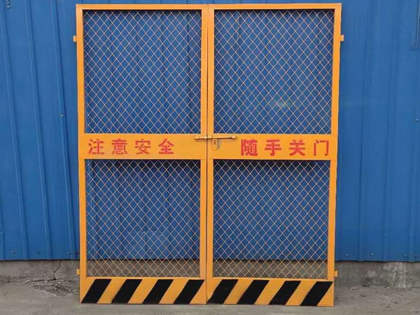 电梯防护门